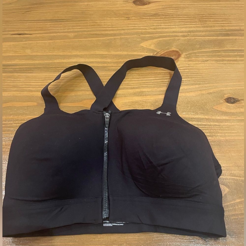NWOT Under Armour Sports Bra 34DD zip front